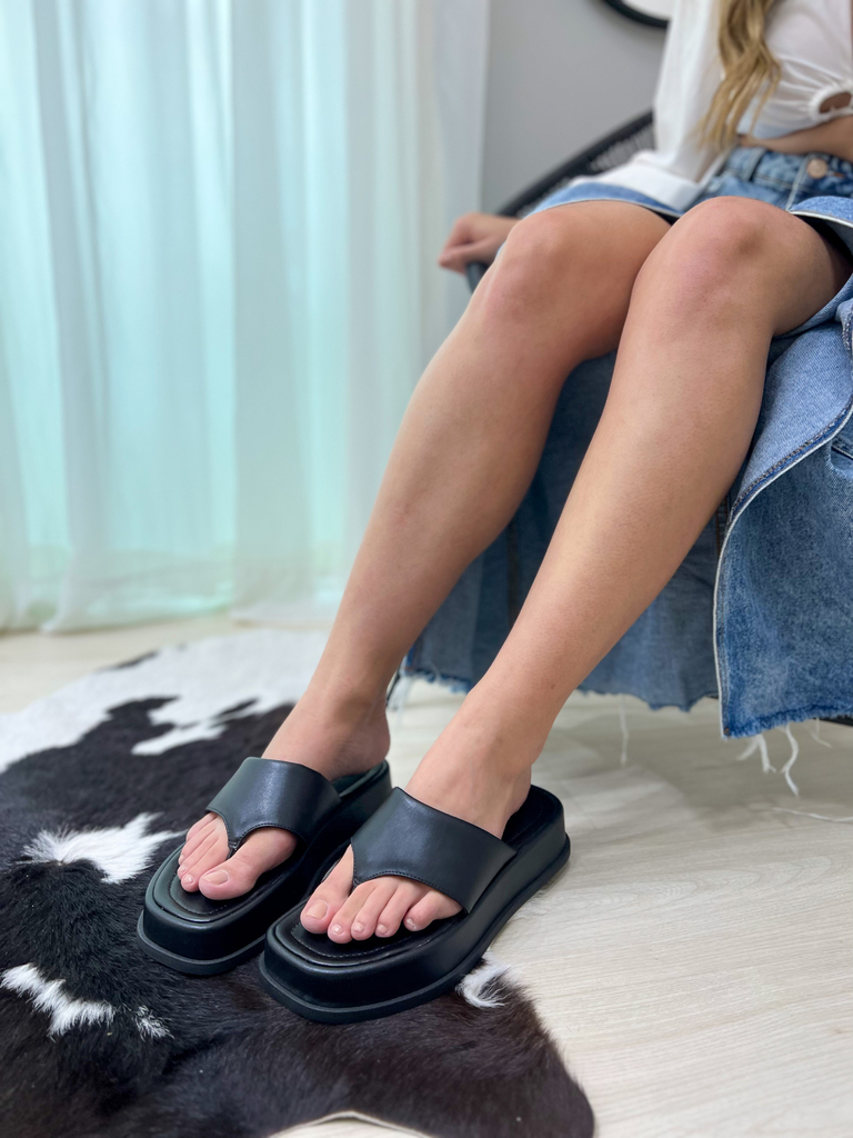 Sand lia Flat Nic Preta Comprar em Barbara da Matta