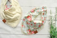 Babero Bandana Reversible FLORES con PUNTILLA AQUA