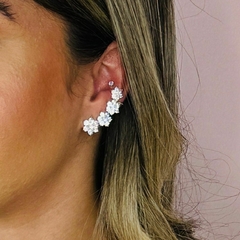 Ear cuff flor folheado prata