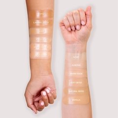 BEYOND MATTE FOUNDATION WARM VANILLA - AMOR US - comprar en línea