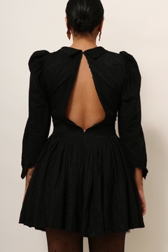 Vestido preto rodado textura 90´s Wandinha - Capichó Brechó