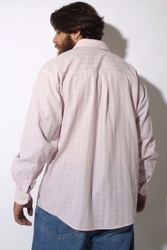 Camisa rosa textura levemente xadrez manga longa - Capichó Brechó