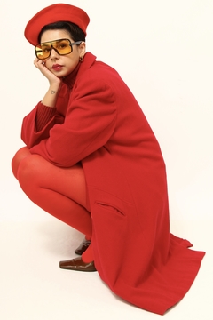 Imagem do casaco vermelho nutrisport vintage