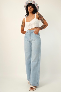 Calça jeans Flare cintura alta classica 70’s na internet