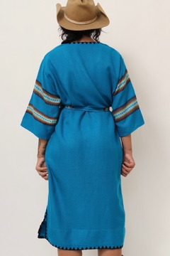 Imagem do Vestido azul clássico fenda frente botões