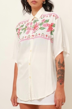 camisa branca estampada flores vintage - loja online