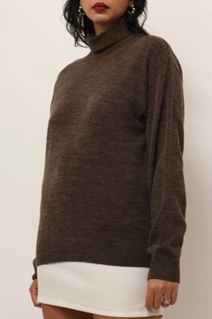 tricot gola alta marrom vintage - loja online