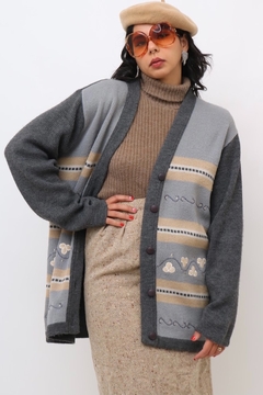 cardigan cinza com azul vintage na internet