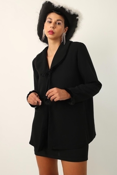 casaco detalhe pelucia mangas e gola preto