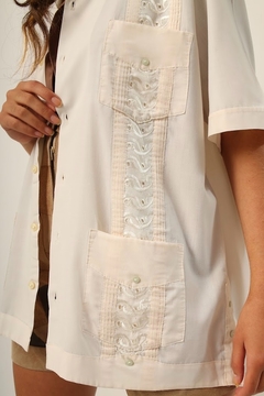 Imagem do Camisa off white bordada vintage