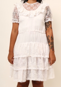 Vestido branco detalhe renda vintage - comprar online