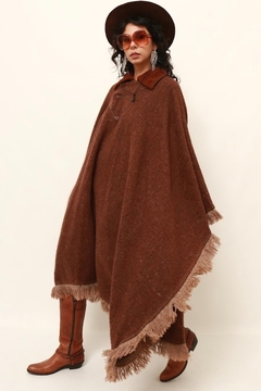 Poncho marrom amplo franjas western - loja online