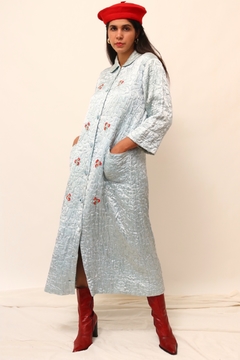 Robe de matelasse azul bordado vintage - loja online