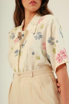 camisa Floral creme bege flores vintage - comprar online