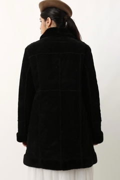 casaco camurça preto forro pelucia - Capichó Brechó