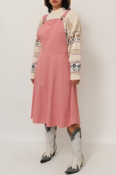 vestido jardineira rosa vintage - Capichó Brechó