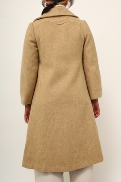 casaco longo lã bege forrado - Capichó Brechó