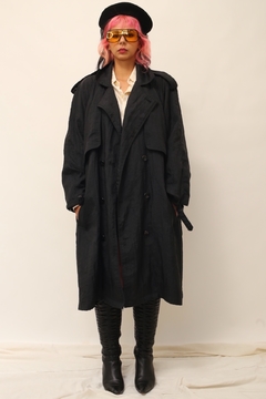 Trench coat preto nylon amplo