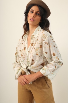 Camisa floral flores em marrom - comprar online