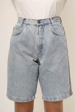 Bermuda jeans vintage detalhe escrita lateral - Capichó Brechó