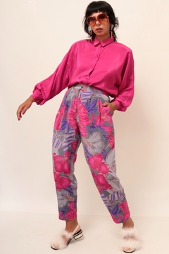 Calça estampada rosa vintage cintura alta flores na internet
