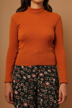 Blusa gola alta laranja tricot vintage na internet