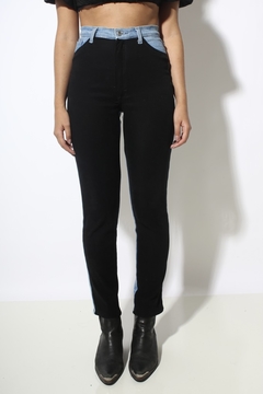 Calça jeans bicolor malha aveludada frente vintage - comprar online
