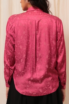 Camisa rosa acetinada ombreira vintage - loja online