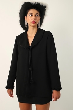 casaco detalhe pelucia mangas e gola preto - comprar online