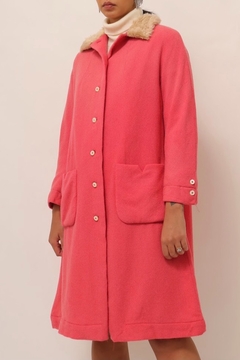 casaco rosa com gola pelucia vintage na internet