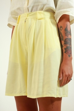 bermuda cintura mega alta vintage amarela - loja online