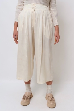 Calça pantacourt off white perolada cintura alta - loja online