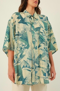 camisa seda estampada vintage ampla - Capichó Brechó