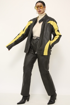 Jaqueta couro esportiva preta e amarela na internet
