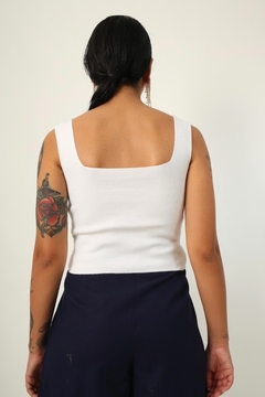 Top cropped tricot branco textura
