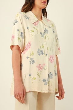 camisa Floral creme bege flores vintage - Capichó Brechó