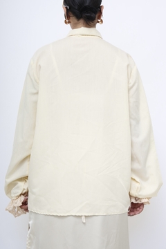 Camisa algodão bege renda babado manga - Capichó Brechó