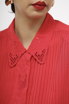 Camisa vermelha bordada vintage - Capichó Brechó
