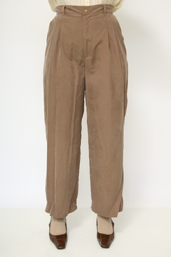 Calça marrom cintura alta vintage na internet