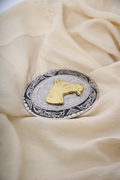 fivela cavalo western dourado com prata - comprar online