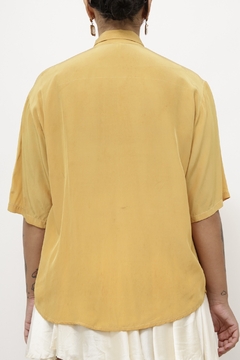 Camisa seda amarela vintage - Capichó Brechó