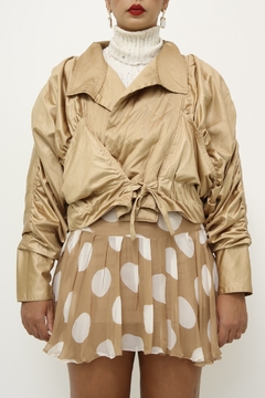 Jaqueta dourada forrada cropped - comprar online