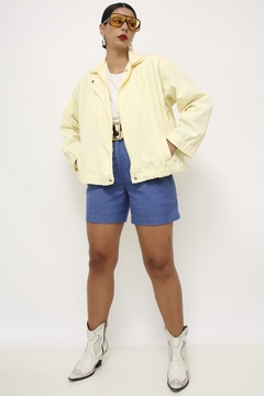 Jaqueta amarela vintage na internet
