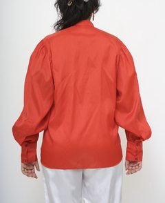 Camisa vermelha manga bufante vintage na internet