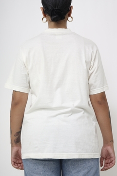 Camiseta navi vintage branca bordado - Capichó Brechó