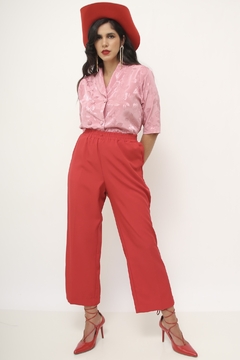 Calça vermelha vintage cintura alta na internet