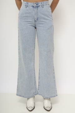 Calça jeans Wild Leg jeans clara na internet