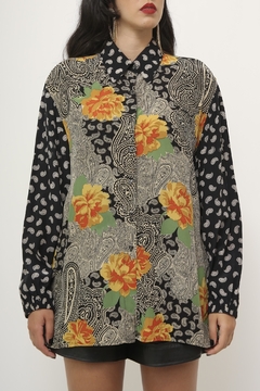 Camisa estampada manga bufante flores e color - Capichó Brechó