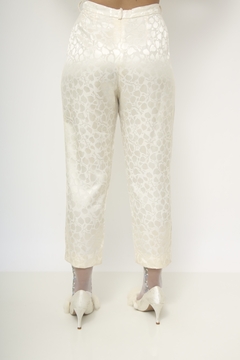 Calça acetinada off white cintura alta - loja online