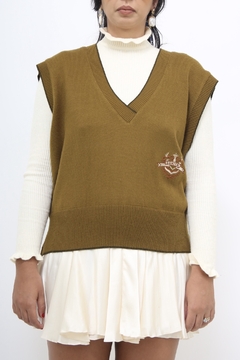 Colete pulover oliva bordado gola V na internet